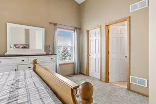 715 Lake Ridge Dr, Woodbury, MN 55129 - Photo 15