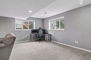 715 Lake Ridge Dr, Woodbury, MN 55129 - Photo 23