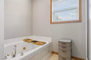 715 Lake Ridge Dr, Woodbury, MN 55129 - Photo 17