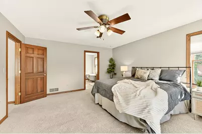 1915 Folwell Drive SW, Rochester, MN 55902 - Photo 17