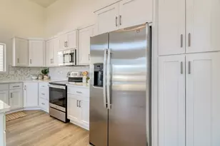 6827 30th St S, Fargo, ND 58104 - Photo 17