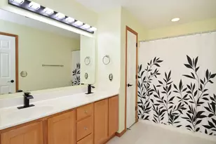 7559 Derby Ln, Shakopee, MN 55379 - Photo 9