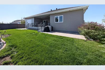 410 Freedom Terrace E, West Fargo, ND 58078 - Photo 9