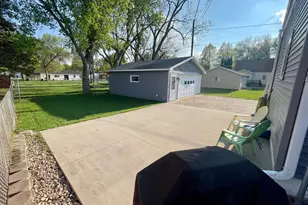 1313 6th Ave N, Moorhead, MN 56560 - Photo 39