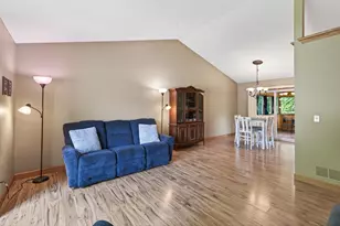 13628 Bryant Pl S, Burnsville, MN 55337 - Photo 9