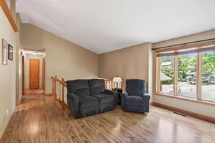 13628 Bryant Pl S, Burnsville, MN 55337 - Photo 9