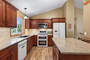 13628 Bryant Pl S, Burnsville, MN 55337 - Photo 17