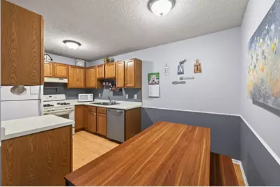 4841 Helena Road N, Oakdale, MN 55128 - Photo 7