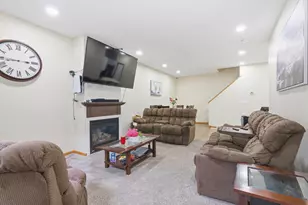 2058 Parkway Ave, Shakopee, MN 55379 - Photo 11