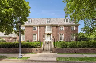 1122 Mt Curve Ave, Minneapolis, MN 55403 - Photo 3