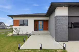 4802 Foxtail Ln S, Fargo, ND 58104 - Photo 3