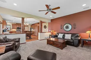 2413 SandStone Dr, Woodbury, MN 55129 - Photo 9