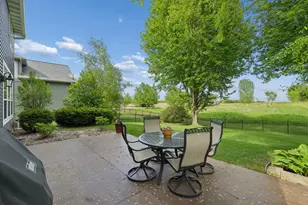 2413 SandStone Dr, Woodbury, MN 55129 - Photo 43