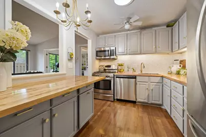 2252 Country Lane, Minnetonka, MN 55305 - Photo 5