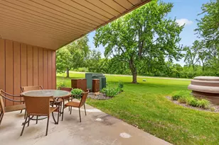 2680 Oxford St N, Roseville, MN 55113 - Photo 15