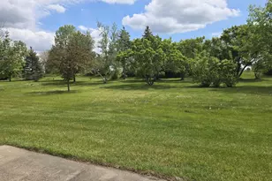 2126 Vierling Dr E, Shakopee, MN 55379 - Photo 23