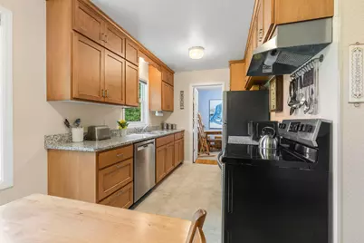 942 7th Avenue E, Shakopee, MN 55379 - Photo 11