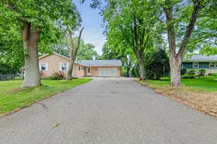 3225 Lanewood Ln N, Plymouth, MN 55447 - Photo 3