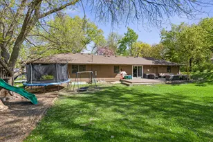 1105 Lakeview Dr, Burnsville, MN 55337 - Photo 39