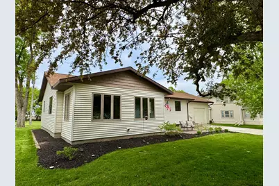 508 Fremont Avenue NW, Renville, MN 56284 - Photo 3
