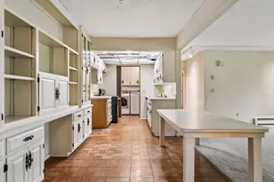 205 Barry Ave S, Wayzata, MN 55391 - Photo 11
