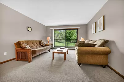2465 Londin Lane E #106, Maplewood, MN 55119 - Photo 5