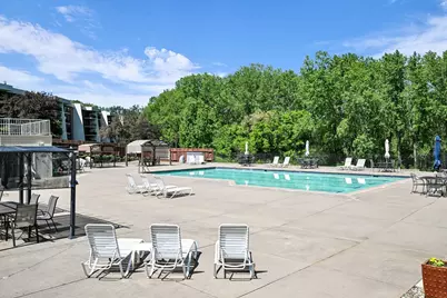 2465 Londin Lane E #106, Maplewood, MN 55119 - Photo 17