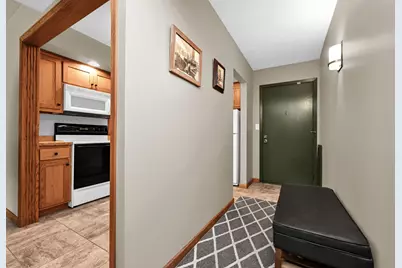 2465 Londin Lane E #106, Maplewood, MN 55119 - Photo 11