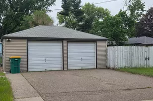 6800 Perry Ave N, Brooklyn Center, MN 55429 - Photo 9