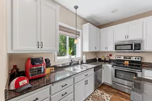 2810 White Eagle Dr, Woodbury, MN 55129 - Photo 9