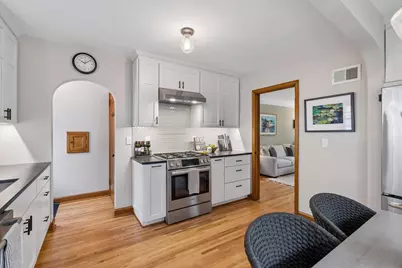 957 Hoyt Avenue W, Saint Paul, MN 55117 - Photo 5