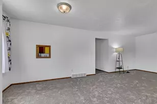 827 10th Ave SE, Saint Cloud, MN 56304 - Photo 9