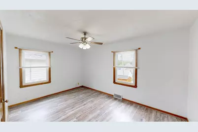 813 Pillsbury Avenue, Albert Lea, MN 56007 - Photo 9