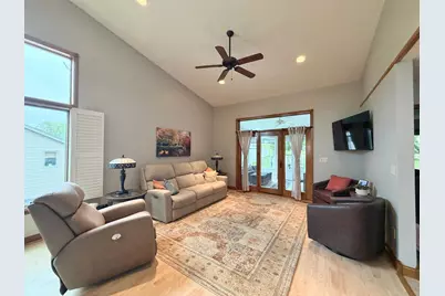 1001 W 6th Street, Zumbrota, MN 55992 - Photo 9
