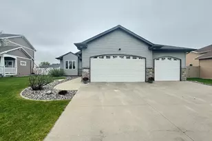 4742 44th St S, Fargo, ND 58104 - Photo 3