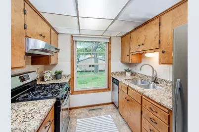 598 Clifford Street, Saint Paul, MN 55104 - Photo 13