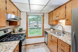 598 Clifford St, Saint Paul, MN 55104 - Photo 13