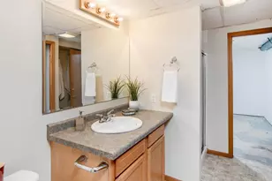 598 Clifford St, Saint Paul, MN 55104 - Photo 29