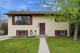 513 N 19 Ave N, Fargo, ND 58102 - Photo 3