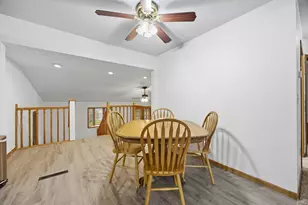 513 N 19 Ave N, Fargo, ND 58102 - Photo 11
