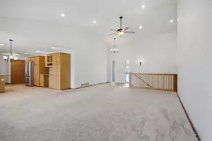 1406 26th St SW, Austin, MN 55912 - Photo 9