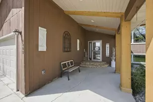 1808 Prairie Ln S, Fargo,  58103 - Photo 3