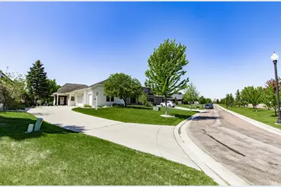2516 Rose Creek Parkway S, Fargo, ND 58104 - Photo 3