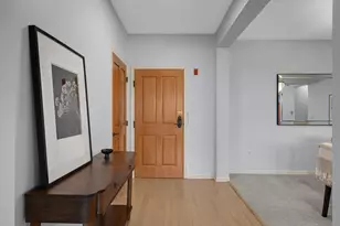 5225 Grandview Square, Edina, MN 55436 - Photo 9