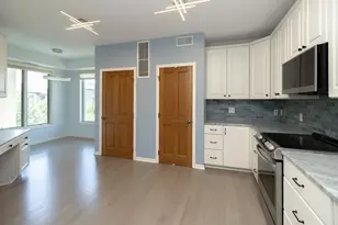 5225 Grandview Square, Edina, MN 55436 - Photo 23