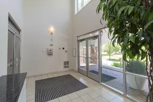 5225 Grandview Square, Edina, MN 55436 - Photo 5