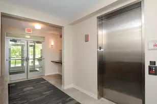 5225 Grandview Square, Edina, MN 55436 - Photo 5