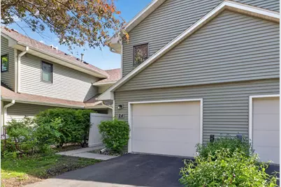 24 Elton Ridge Court NW, Rochester, MN 55901 - Photo 3