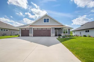 104 Dancing Waters Cir, Mankato, MN 56001 - Photo 33