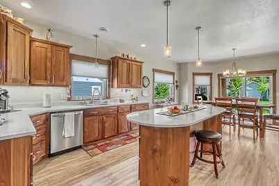 906 Lake Forest Circle, Detroit Lakes, MN 56501 - Photo 15